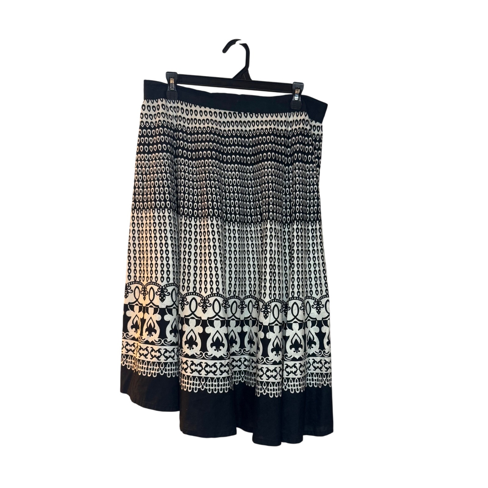 Style Wearhouse Long Black And White Skirt